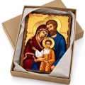 Ikona Świętej Rodziny w pudełku z pergaminem